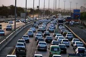 هیچ یک از جاده های قم مسدود نیست