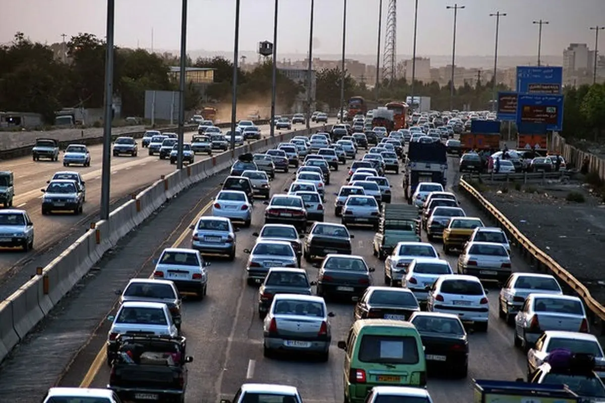 هیچ یک از جاده های قم مسدود نیست