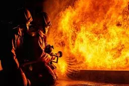 آتش سوزی مرگبار کارگاه کفاشی در ظهیرالاسلام/ ۲ کارگر جان خود را از دست دادند + ویدیو