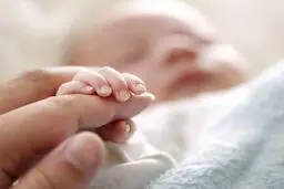 هشدار وزارت بهداشت به مادران باردار درباره زایمان تقویمی