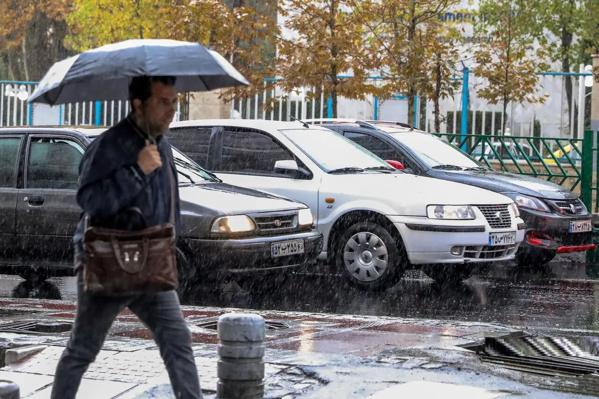بارش باران و رعد و برق در چند استان
