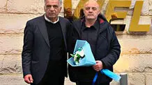 یک خارجی به استقلال پیوست + مبلغ قرارداد