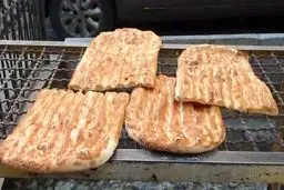 اعتراض روزنامه دولت به گرانی نان؛ نانوایی‌ها نان را دو تا سه برابر نرخ مصوب می‌فروشند

