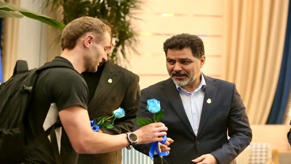 تیم الوصل برای بازی با استقلال وارد تهران شد