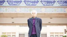 مصدق خود را قربانی کرد
