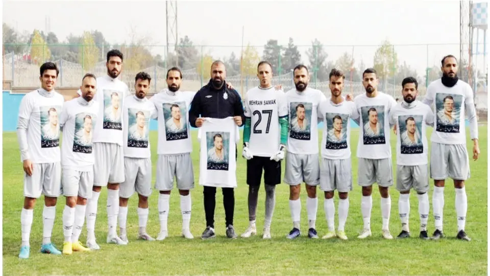 عکس مهران سماک  روی پیراهن فوتبالیست‌ها
