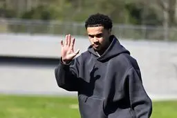 بازیکنان فرانسه با لباس های عجیب و غریب+عکس