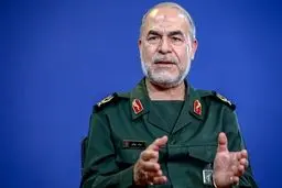 جای تاسف است که برخی جوانان ما انقلاب که همه دنیا برای داشتن آن و رهبرش غبطه می‌خورند، نمی‌بینند