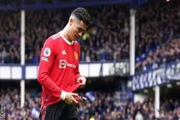 Police investigating after Ronaldo appears to break fan's phone

