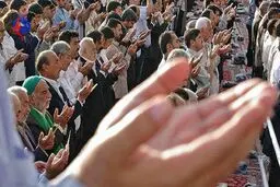 نماز عید قربان تهران را چه کسی اقامه کرد؟