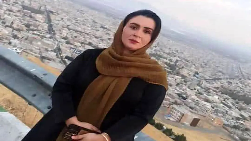 شهین کریمانی، خواهر مقتول: شوهرش اول او را متهم می‌کرد و بعد با تهدید مردان همکارش از آن‌ها اخاذی می‌کرد