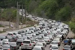 بارش باران و ترافیک سنگین در جاده چالوس