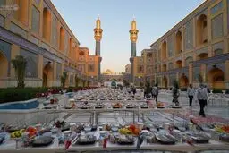 سفره افطار در حرم امام علی (ع)+ عکس