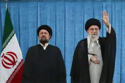 گفتگوی رهبری با سیدحسن خمینی/ ویدئو

