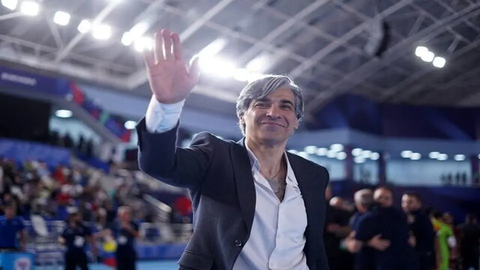 حمله شمسایی به فردوسی‌پور: او پشت تریبون خودش نشسته و هر اراجیفی می‌خواهد می‌گوید