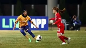 کدام یک از بازیکنان تیم ملی فوتبال زنان پناهنده شدند ؟ 