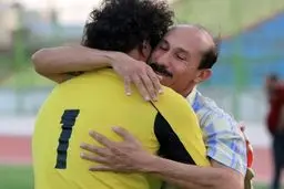 ستاره فوتبال ایران روی تخت بیمارستان