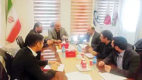 اعتراض مقابل ساختمان، بلاتکلیفی داخل باشگاه