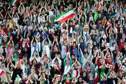 درخواست ملوان برای حضور زنان در دیدار با ذوب آهن