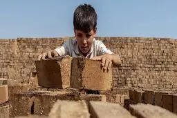 کودکانی که قدشان به کوره نمی‌رسد
