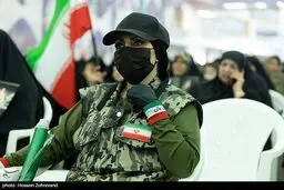 عکسی که تسنیم از یک زن با لباس نظامی منتشر کرد