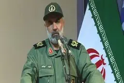 دشمن برای اغفال دانش‌آموزان سرمایه‌گذاری کرده است