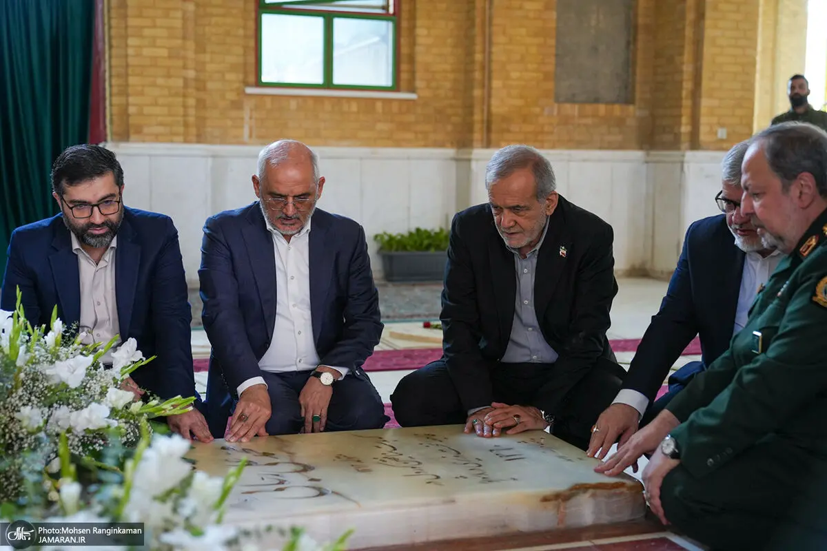 عکس دولتی‌ها با مزار شهید رجایی + عکس