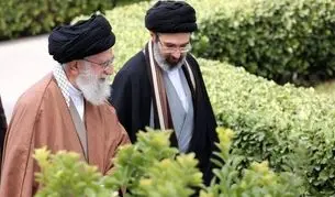 نیویورک تایمز ادعا کرد: احتمال حضور آیت‌الله سیدمجتبی خامنه‌ای در مراسم خاکسپاری مشهد