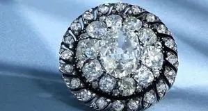 جواهر «ناپلئون» حراج می‌شود