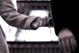 در تقاطع تعهد و آزادی