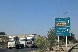 صف کامیونداران میناب به یاد قربانیان بندر/ ویدیو