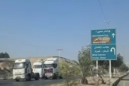 صف کامیونداران میناب به یاد قربانیان بندر/ ویدیو
