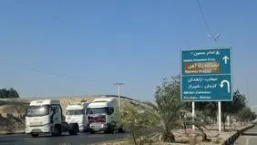 صف کامیونداران میناب به یاد قربانیان بندر/ ویدیو