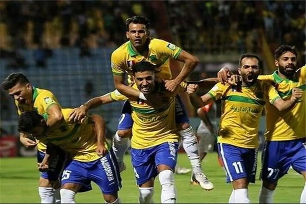 صنعت نفت با ۳ غایب مقابل تراکتور