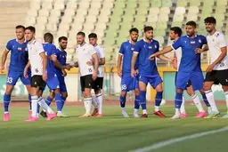 استقلالی‌ها اعتصاب کردند


