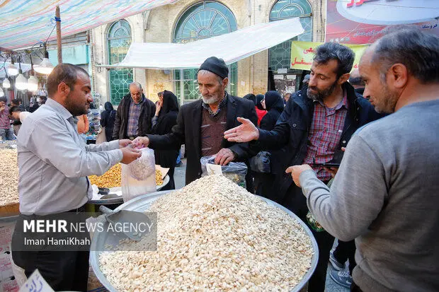 حال و هوای بازار شبِ عید در همدان