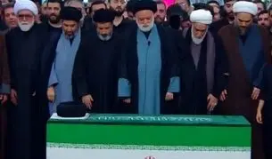اقامه نماز بر پیکر مطهر رهبر شهید انقلاب در حرم امام رضا (ع)
