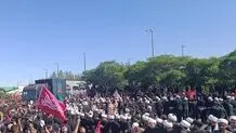 مراسم تشییع پیکر رهبر شهید انقلاب و شهدای خانواده ایشان در مشهد آغاز شد