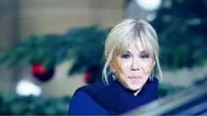 چرا بریژیت مکرون عذرخواهی کرد؟

