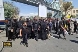 معاون رئیسی با خانواده‌اش به راهپیمایی اربعین آمد/ عکس

