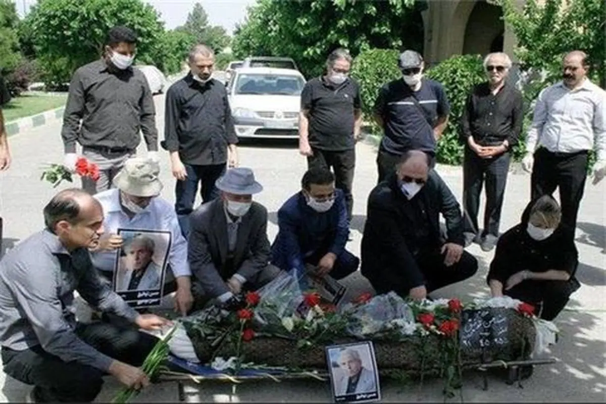 نام‌آوران را حداقل در قبرهای یک‌نفره دفن کنید