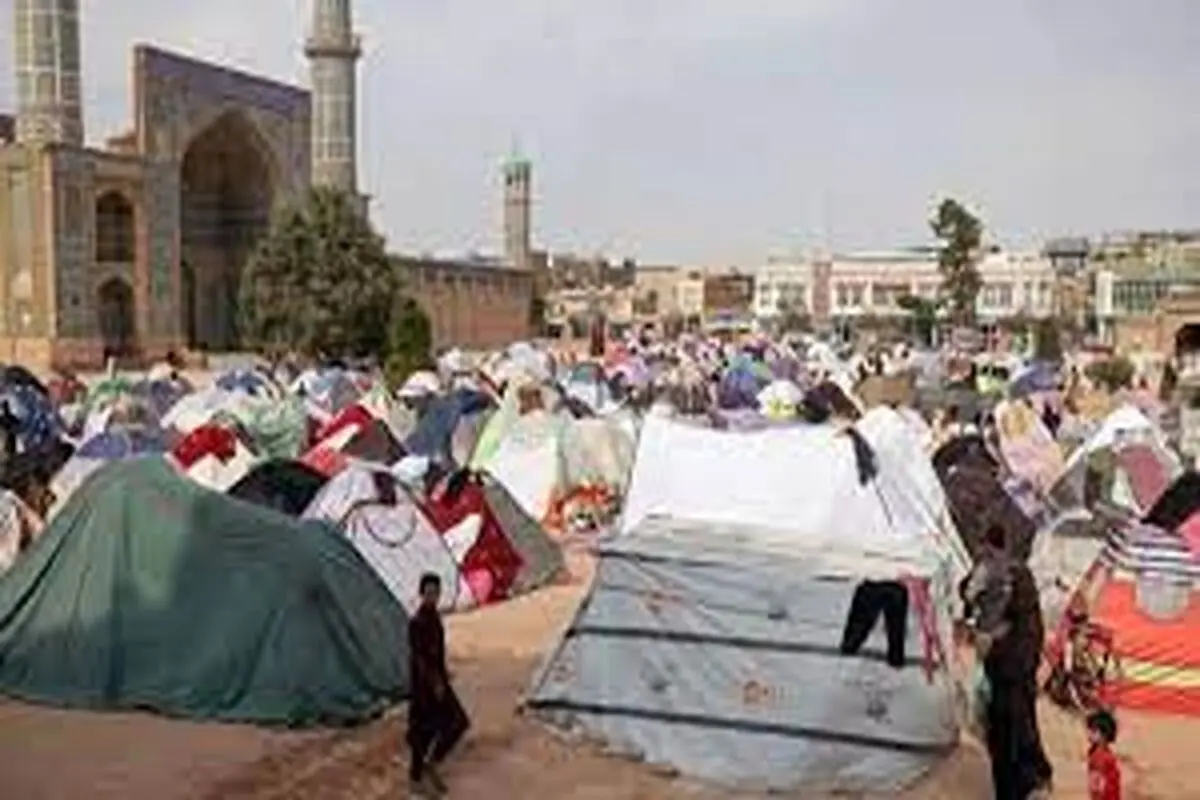 زنان افغانستانی تحت فشار  پاکستان  و  زلزله

