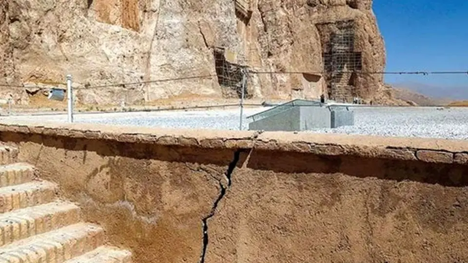 وزیر میراث فرهنگی از تهدید فرونشست ۴ هزار بنای تاریخی خبر داد