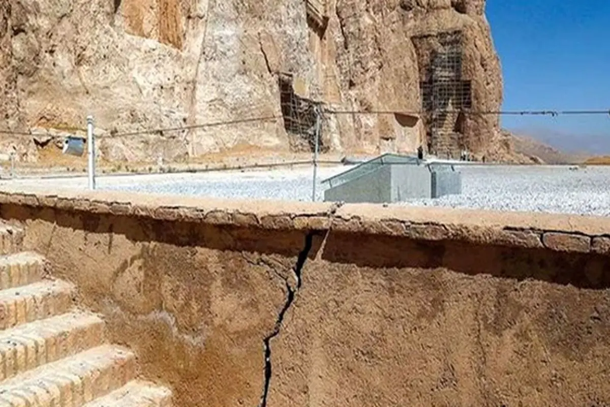 وزیر میراث فرهنگی  از تهدید فرونشست ۴ هزار بنای تاریخی خبر داد 