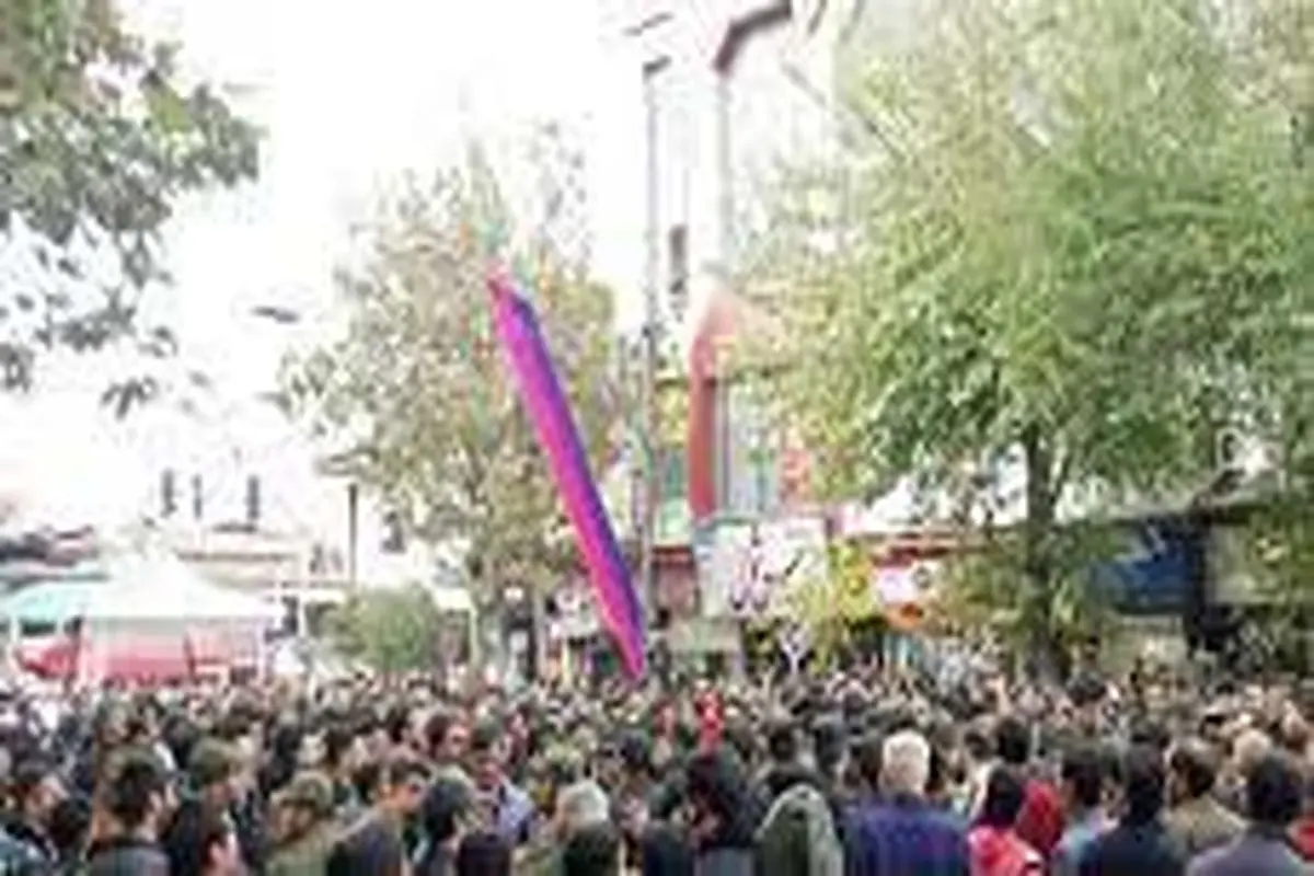 اصل 27 قانون اساسی  روی  میز  مجلس  و  دولت