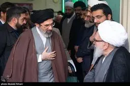 تصاویر جدید از ۴ پسر رهبر انقلاب در یک مراسم ختم/ عکس