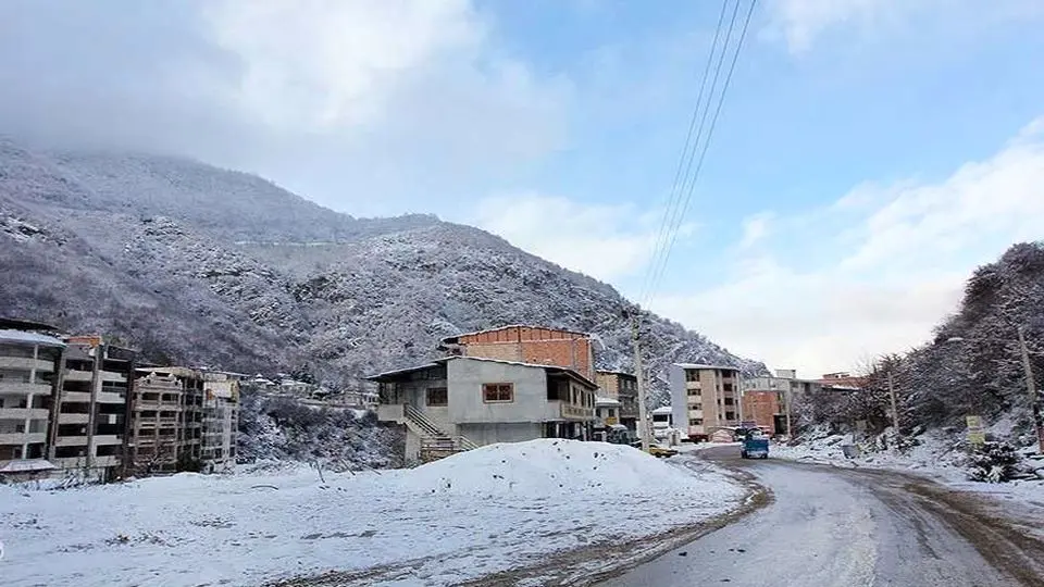 مدیرکل مدیریت بحران مازندران: برف راه ۱۵۴ روستای استان را بست