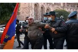 اعتراضات به توافق آتش بس، در ارمنستان به خشونت کشیده شد