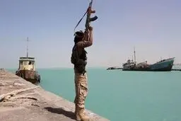 یمن عوارض ترانزیت در تنگه باب المندب اعمال کرد؟
