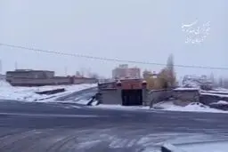 بارش برف پاییزی در روستای کوزه‌رش سلماس + ویدیو